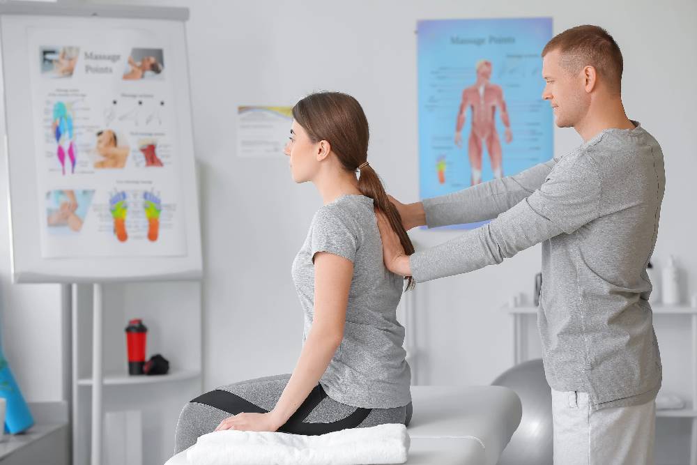 can a chiropractic student become a physiotherapist