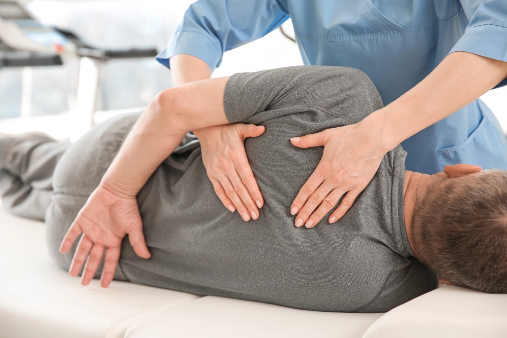 doctor of chiropractic education vs medical school the key differences