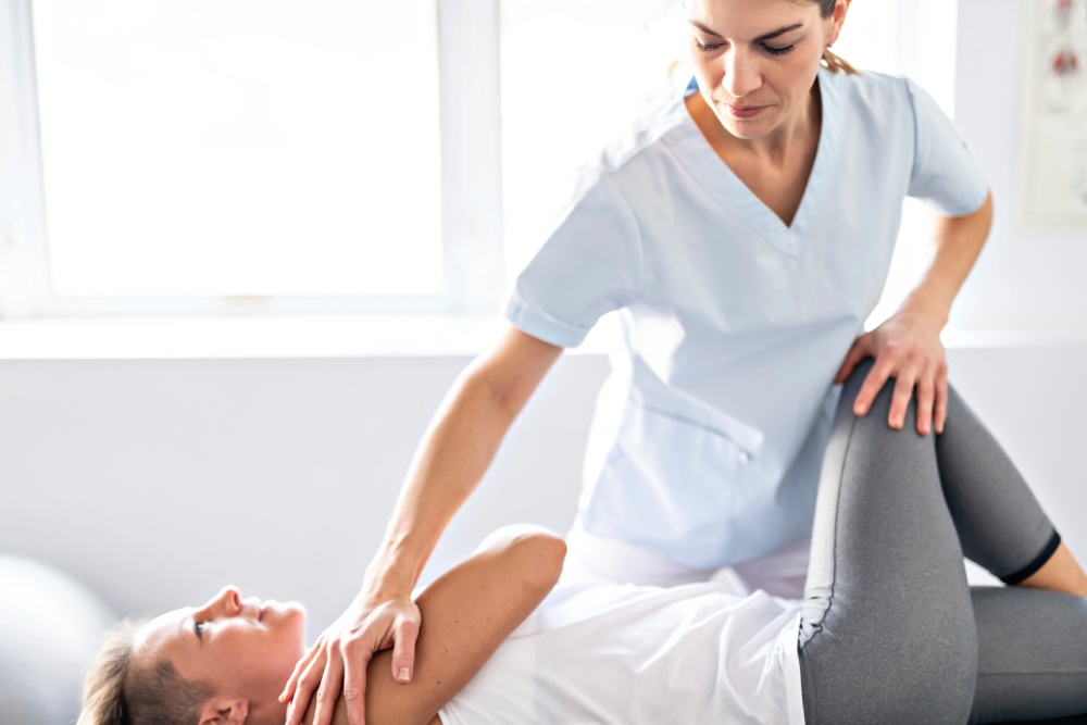 how much money do chiropractors make in a year