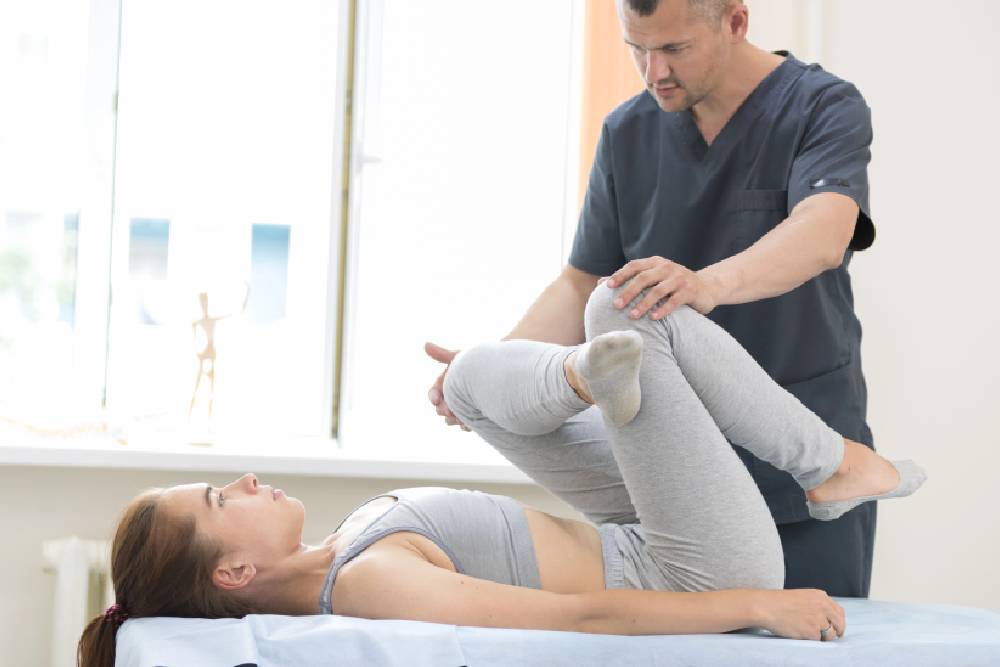 what does a chiropractor do